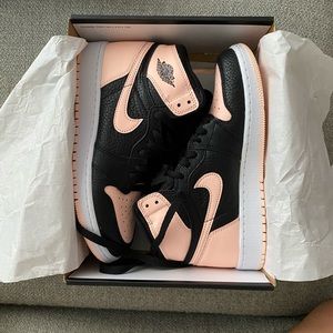 Nike Air Jordan 1 ‘Black & Hyper Pink’